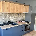 Luxury Center 公寓