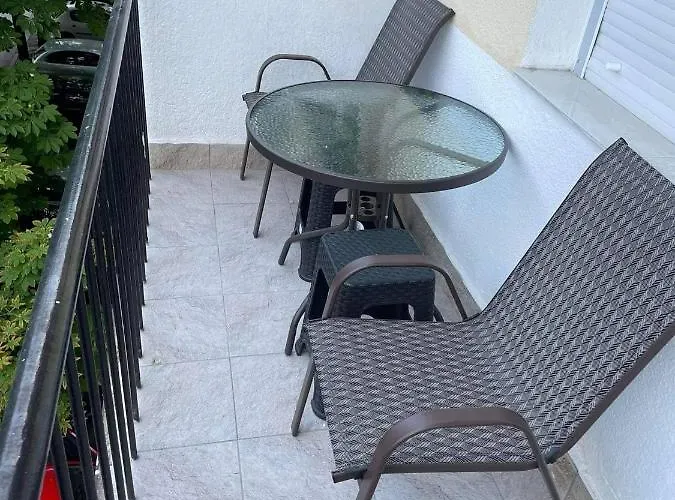 Luxury Center Apartment