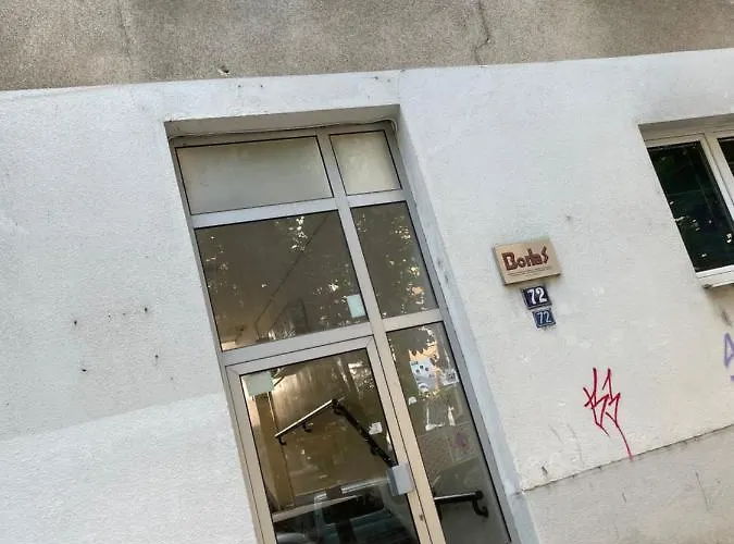 Luxury Center Apartment